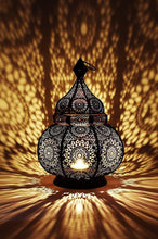 Load image into Gallery viewer, Moroccan Ziva lantern